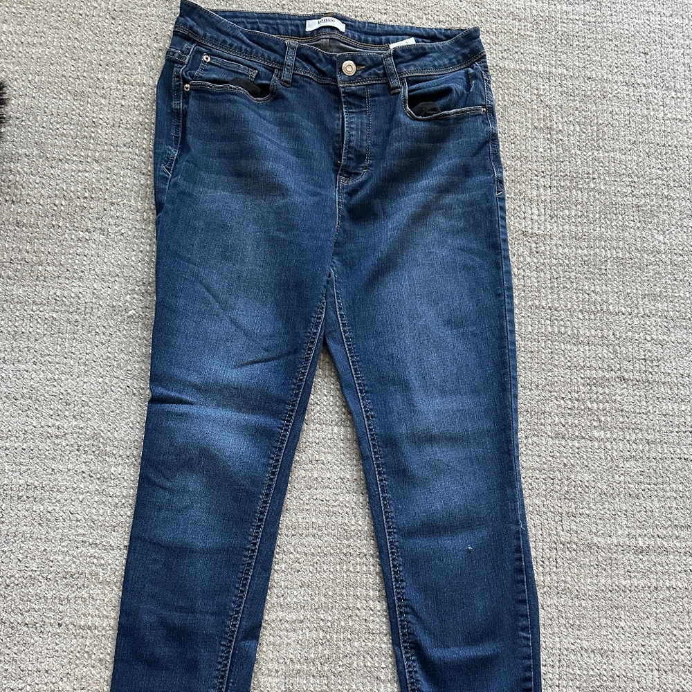 Kensie Women's Jeans, size 8/29 - Dark Blue